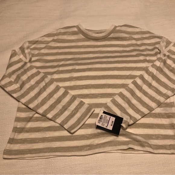 Clothes bundle - Picture 5 of 15